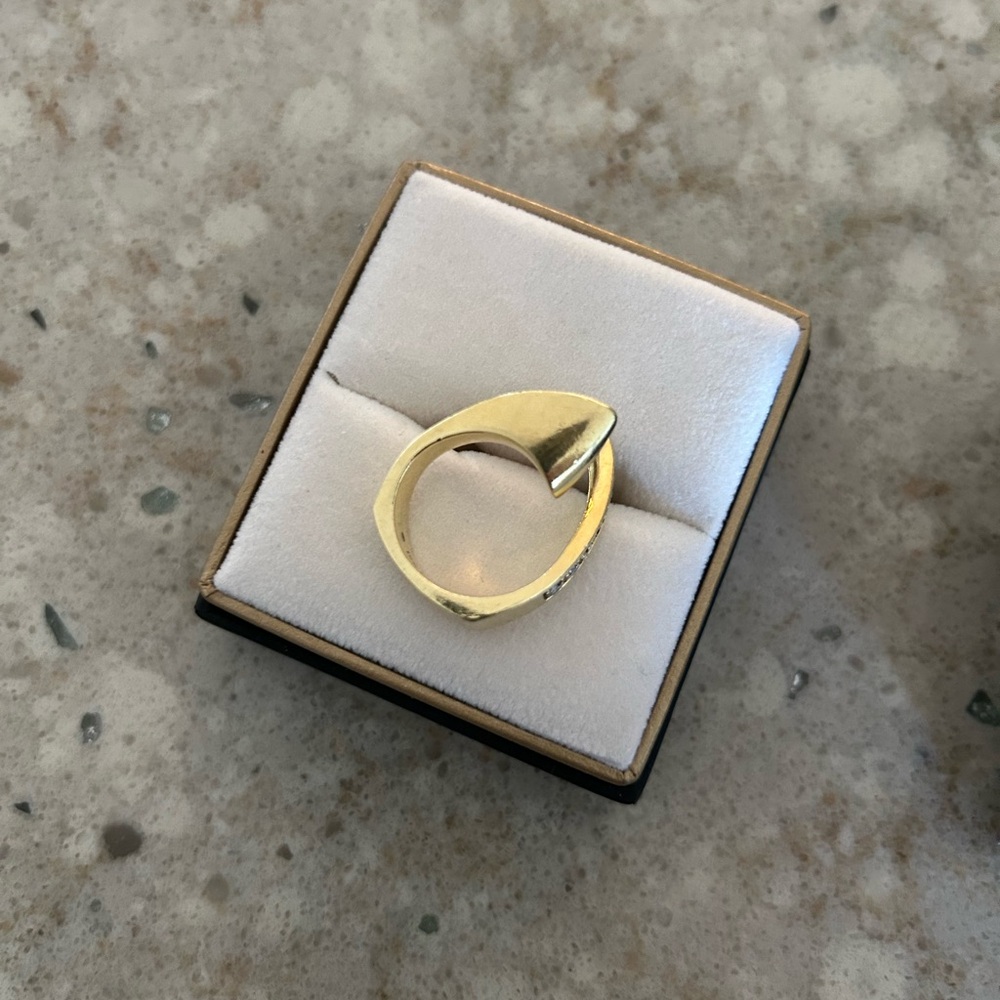 Gold Ring Set - Picture 8 of 9
